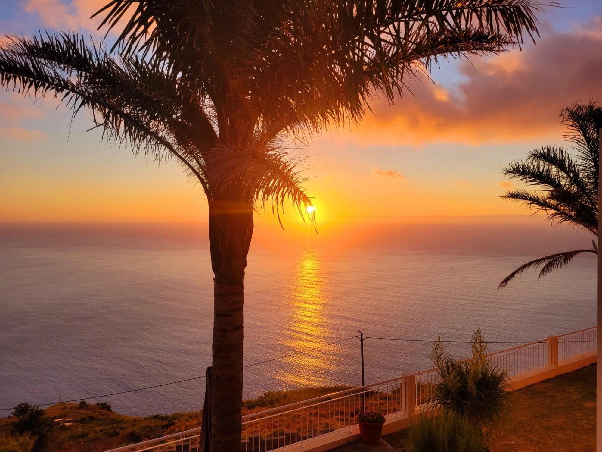 The Best Sea View In Madeira - Casa Farol Faja da Ovelha Bagian luar foto
