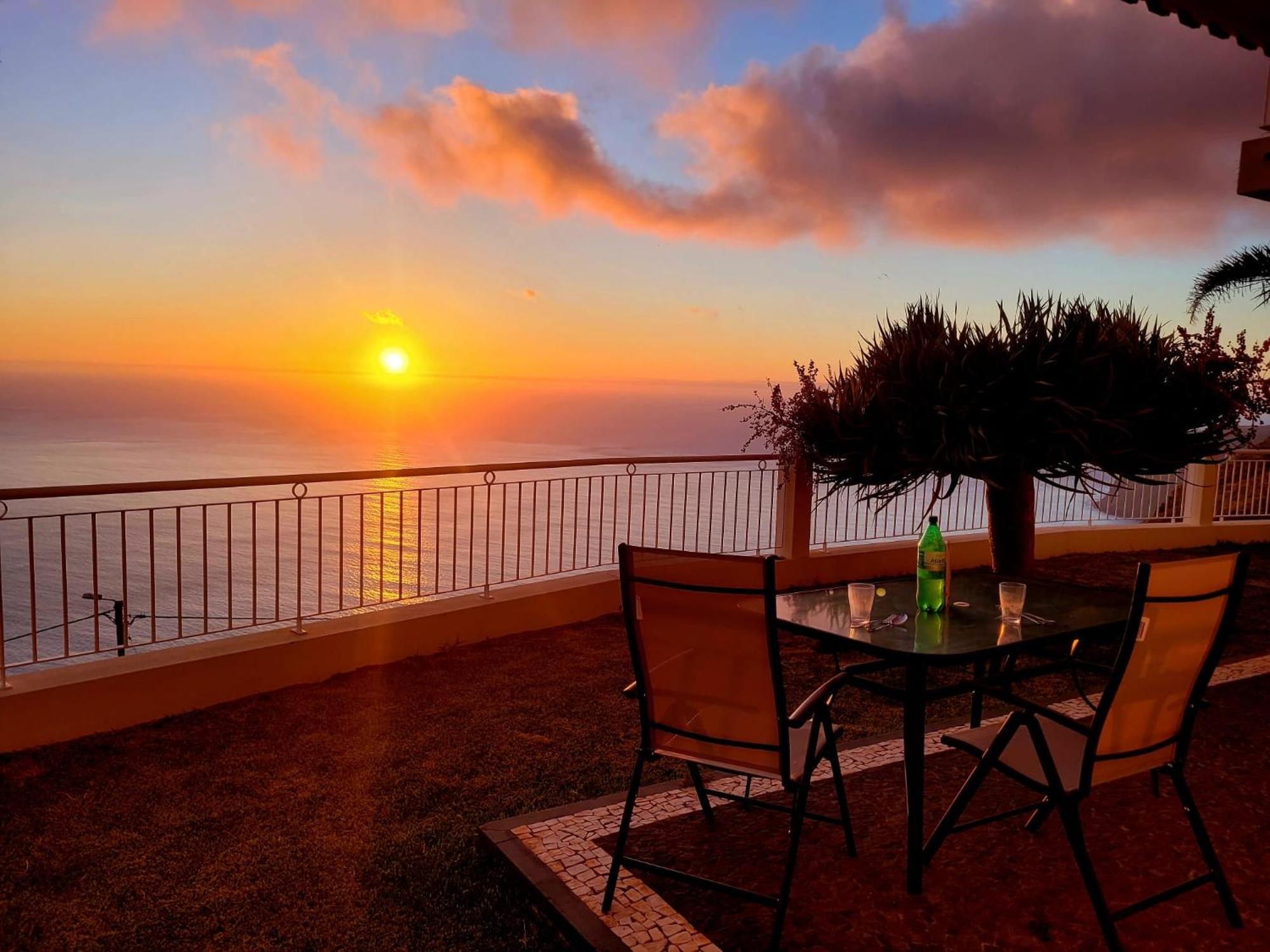The Best Sea View In Madeira - Casa Farol Faja da Ovelha Bagian luar foto